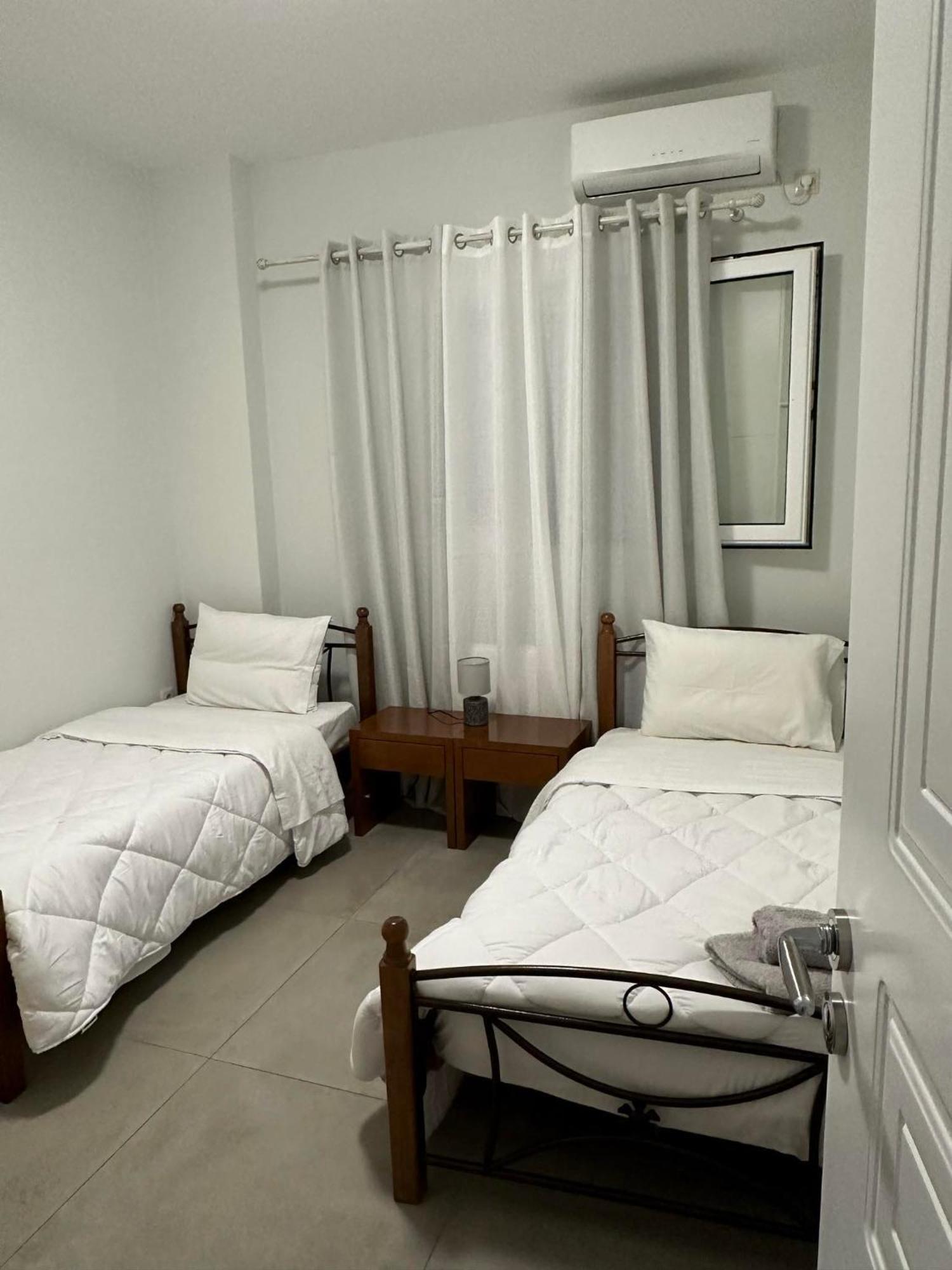 Mimozas Apartment פורטו הלי מראה חיצוני תמונה